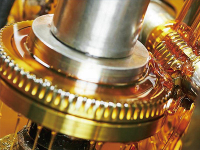 润滑油是一种技术密集型产品，是碳氢化合物的复杂混合物，其真实性能